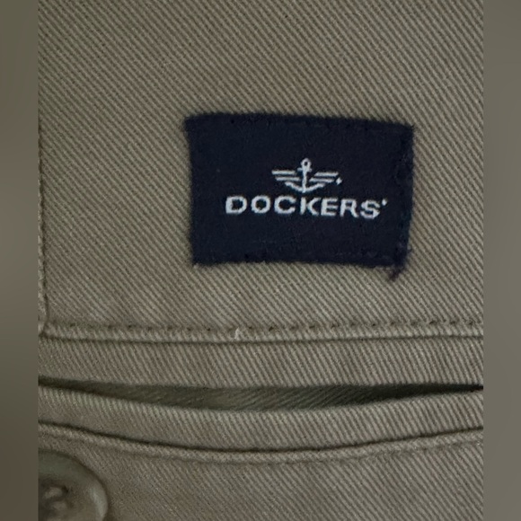 Dockers Classic Fit Khakis Pleated In Front.Deep Pockets Sz 34. 100% Cotton. - Picture 9 of 16